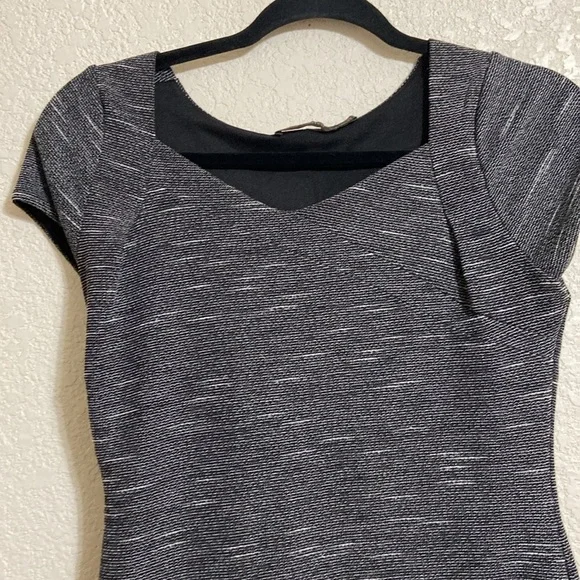 THE LIMITED Black Dress - Picture 2 of 7